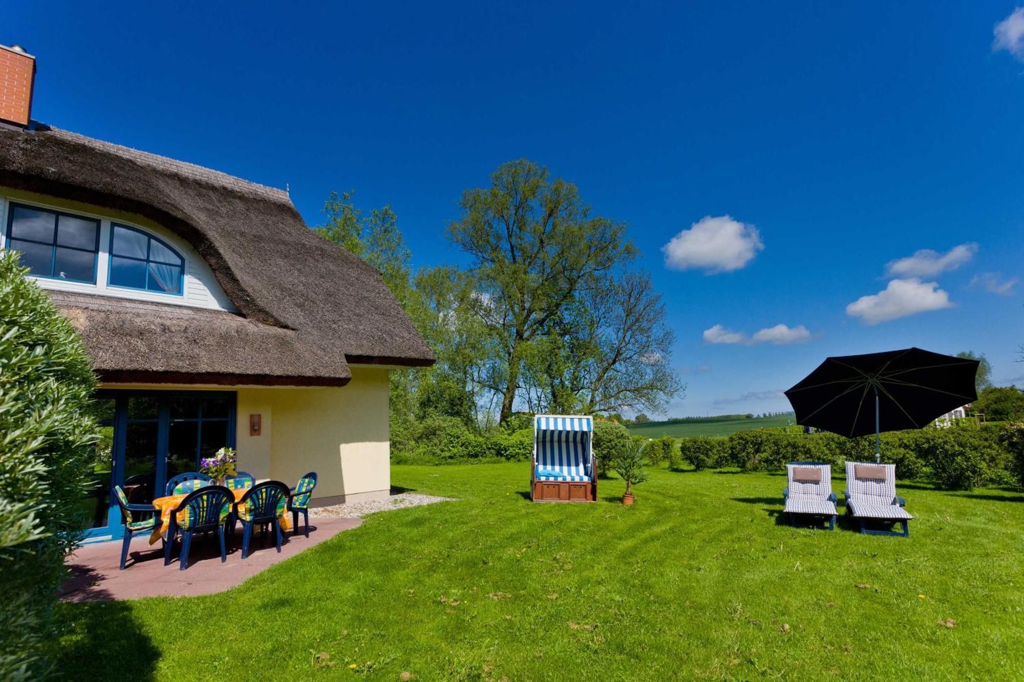 Villa Reetdachhaus Eibe 2, Kaminofen, Sauna, 8 Personen, W-Lan Puddemin Exterior foto